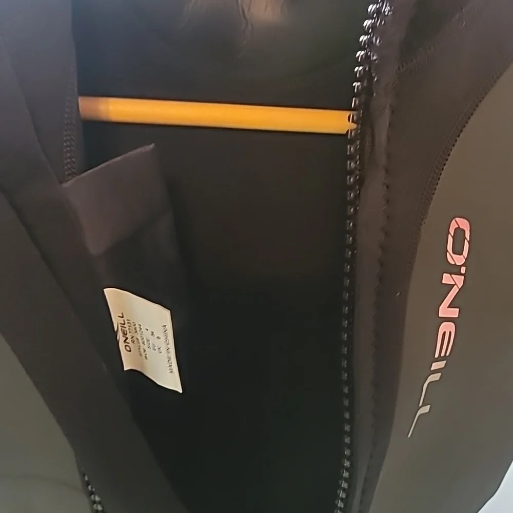O'Neill Black Wetsuit - Picture 11 of 11